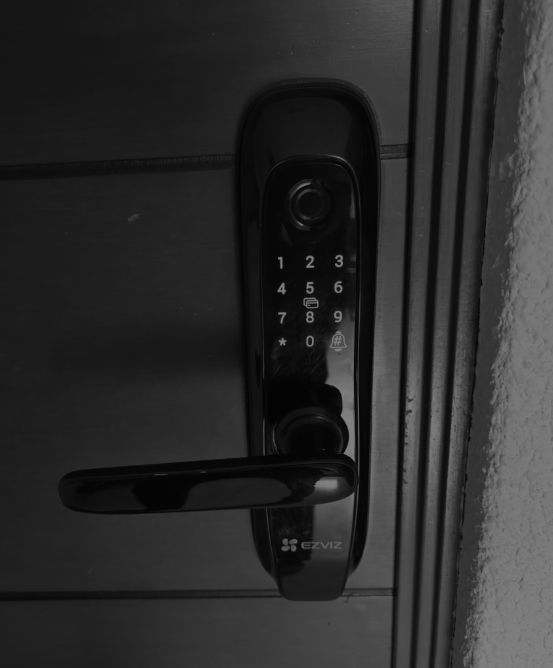 Equipos inteligentes para inmuebles y condominios.